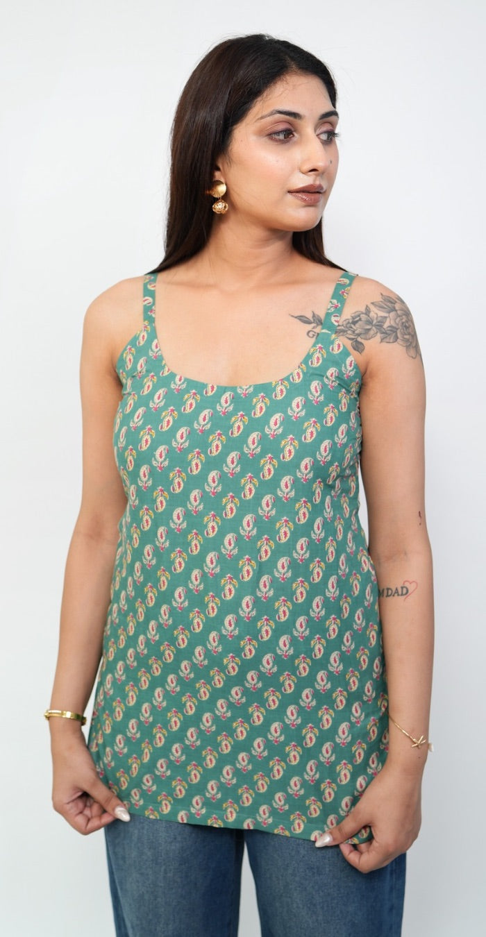 Green Sleeveless Backless Kurti – Modern & Chic Look
