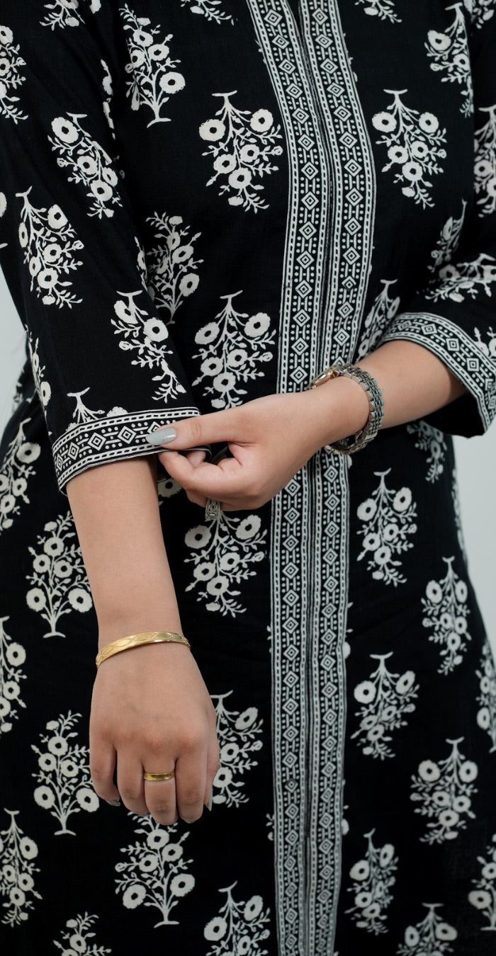 Black & White Printed Kurti Set – Stylish Cotton Daily Wear (Top & Bottom)