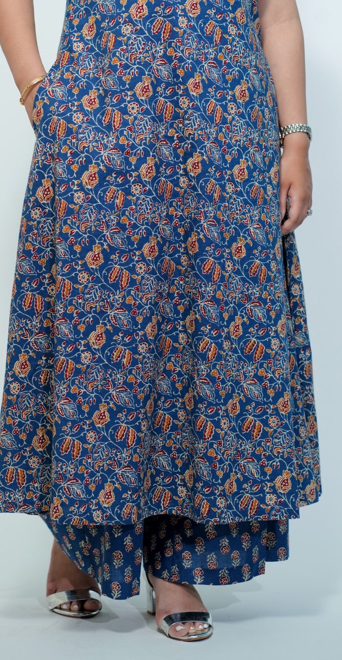 Blue Colour Traditional Print Sleeveless Kurti Set (Top & Bottom)