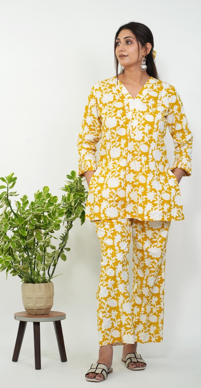 Floral Print Yellow & White Co-ord Set – Comfortable Casual Outfit