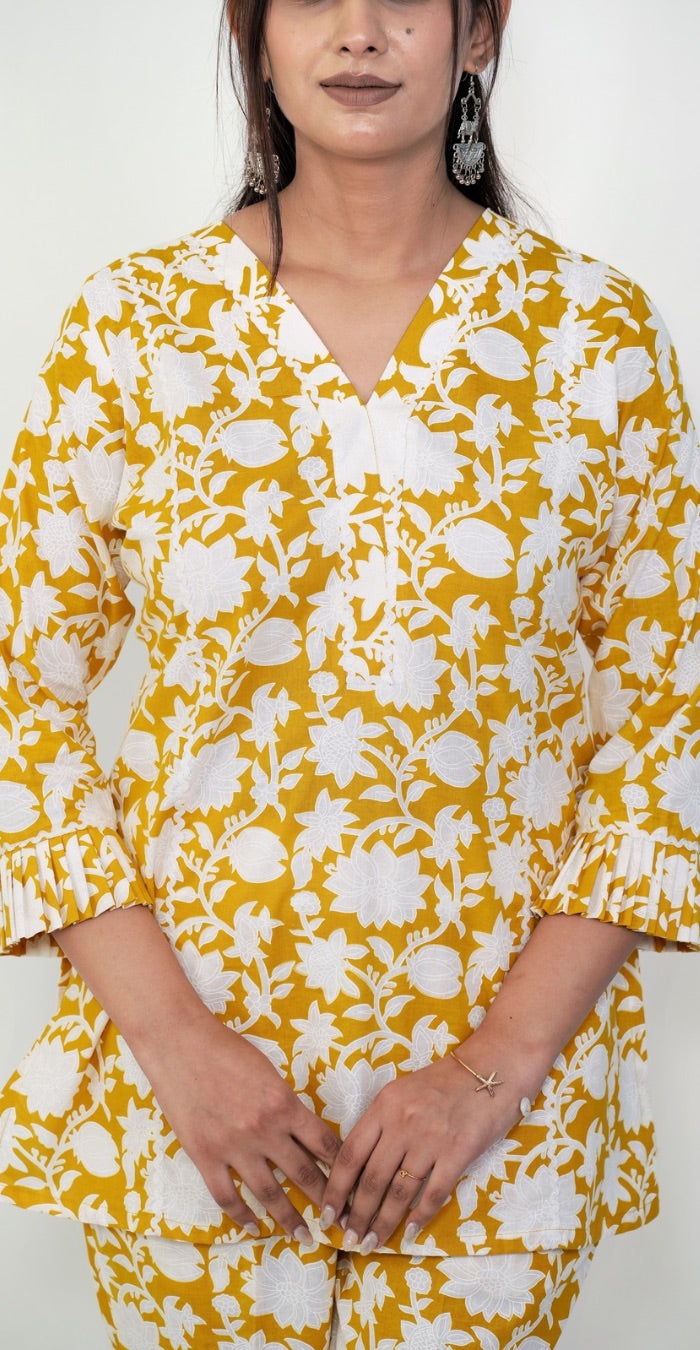 Floral Print Yellow & White Co-ord Set – Comfortable Casual Outfit