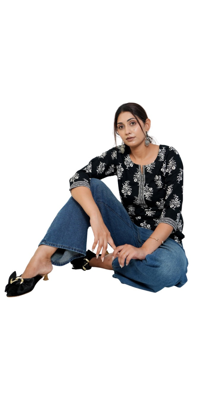 Black & White Printed Kurti – Chic Everyday Style